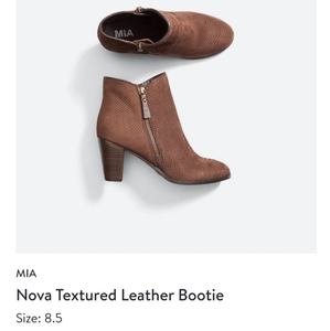 Mia textured leather‎ brown boots NWOT